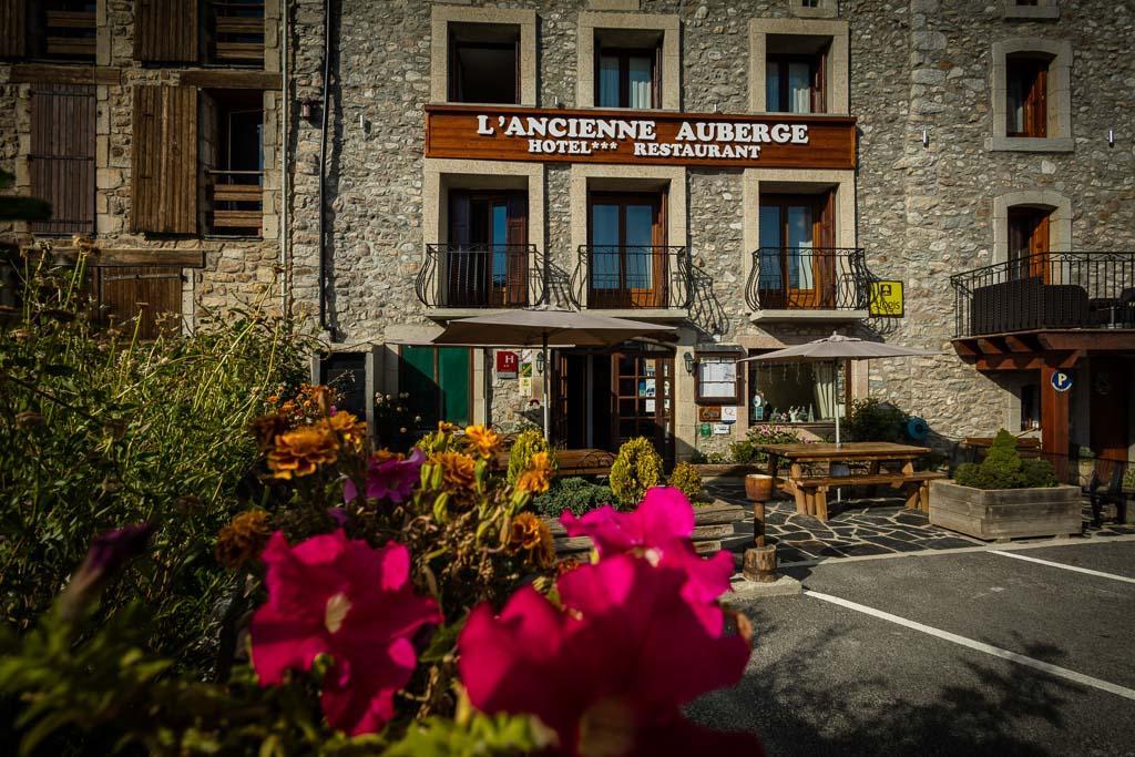 Logis Hotel Restaurant L'Ancienne Auberge Bolquere Bagian luar foto